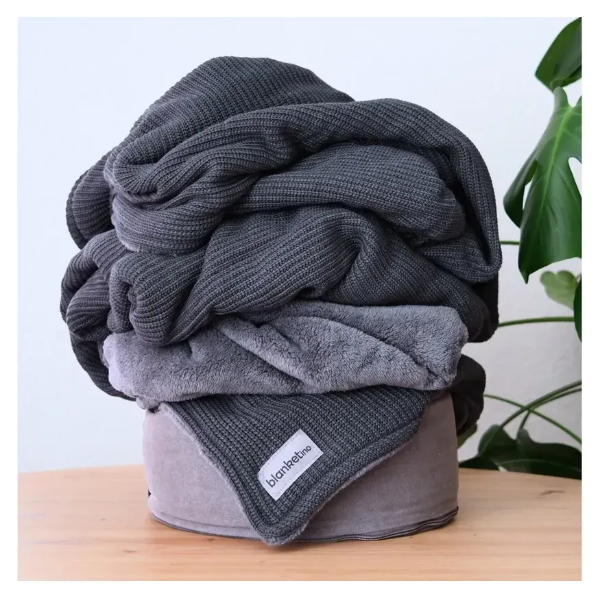 blanketino Kuscheldecke Baumwollstrick, Dunkelgrau
