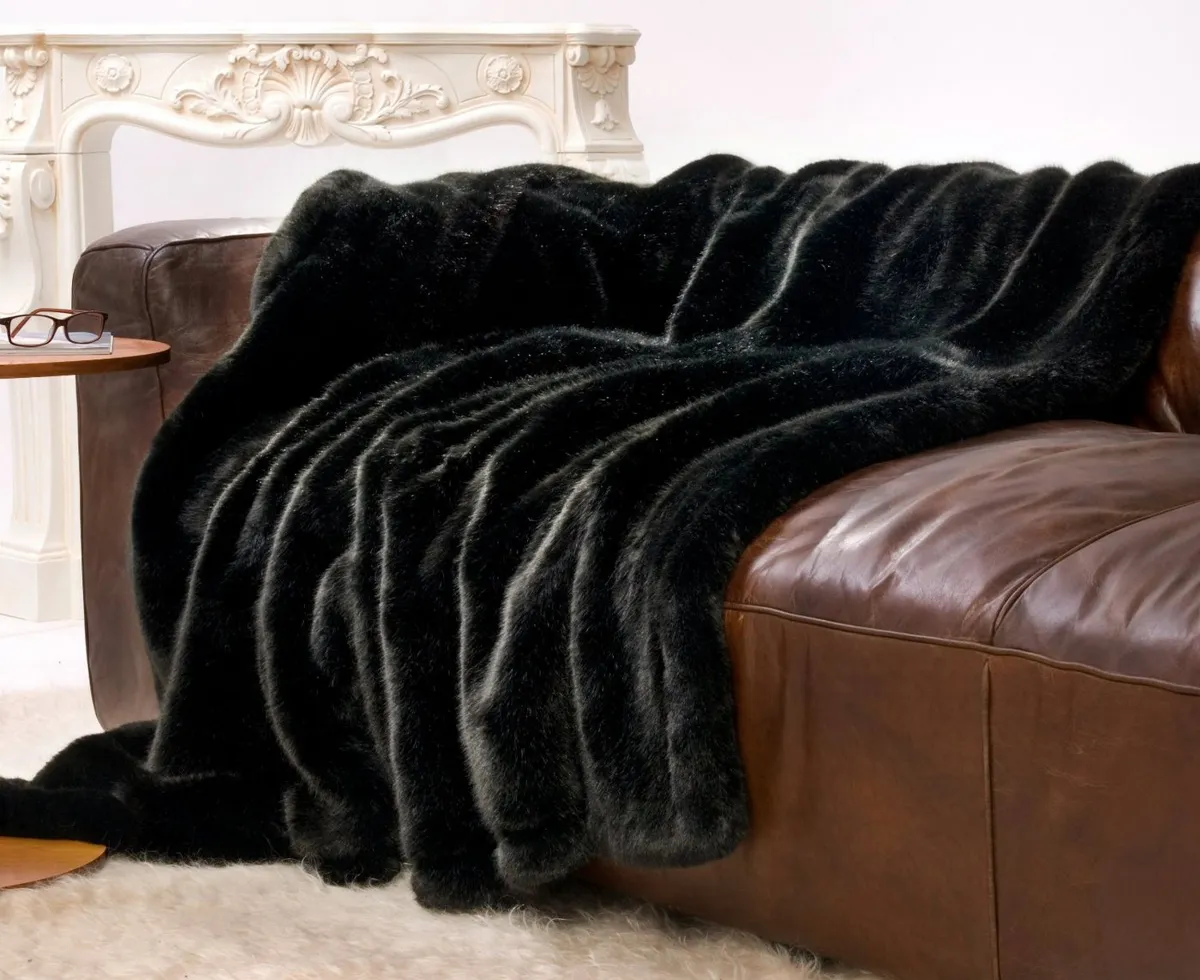 Wohnen und Accessoires Felldecke Zobel schwarz