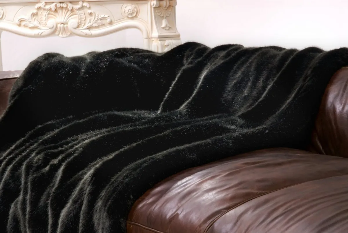 Wohnen und Accessoires Felldecke Zobel schwarz 2